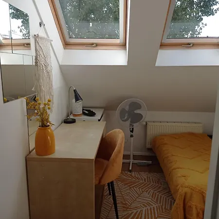 Raclawicka 33 Superapart ワルシャワ